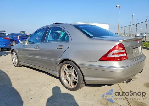 2005 Mercedes-Benz C 55 Amg из США, поврежденный, VIN WDBRF76J25F663118